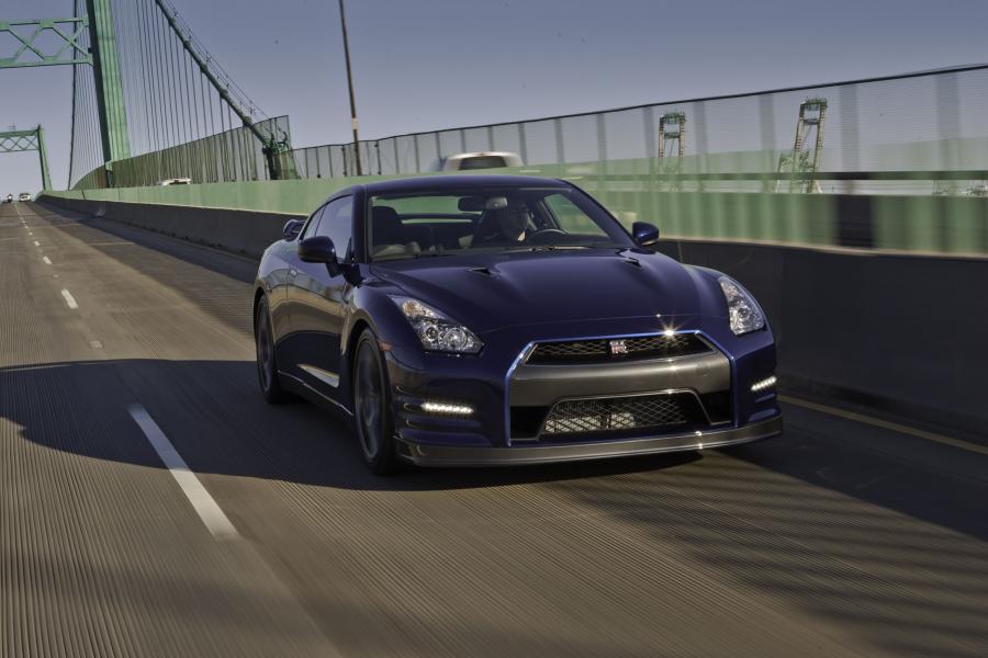  Nissan GT-R 2012 года  (US) (фото 43 из 74)